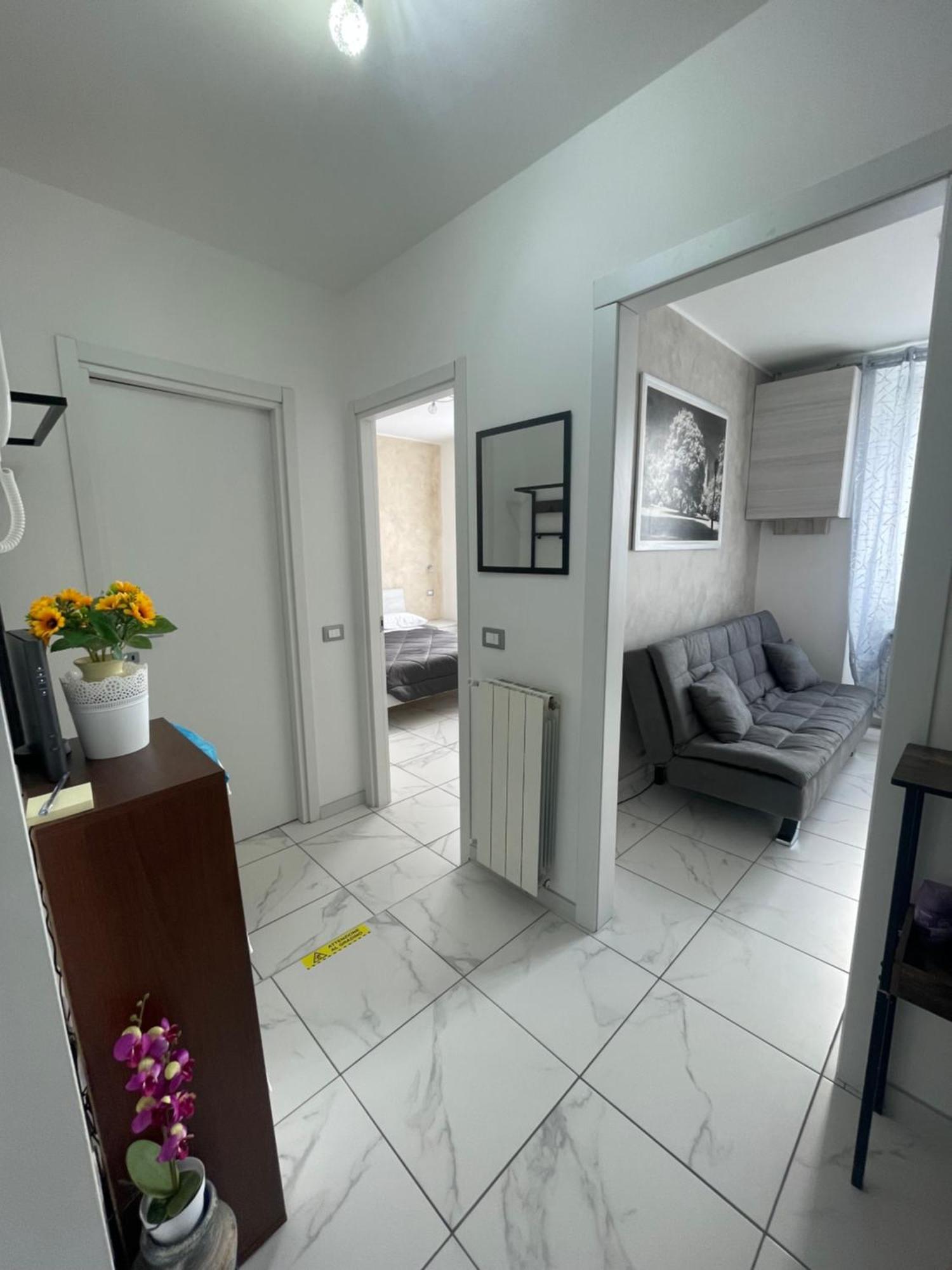 Montenero Suite Milan Bagian luar foto